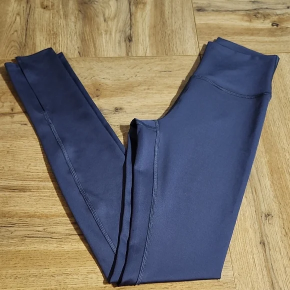 ALO Yoga Charcoal Leggings Size S - Picture 12 of 16